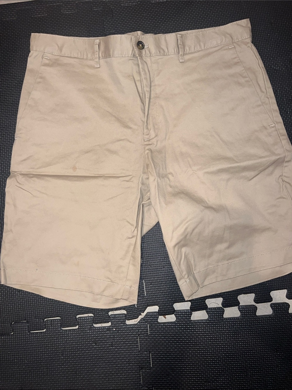 Michael Kors Men’s Flat-Front Khaki Shorts